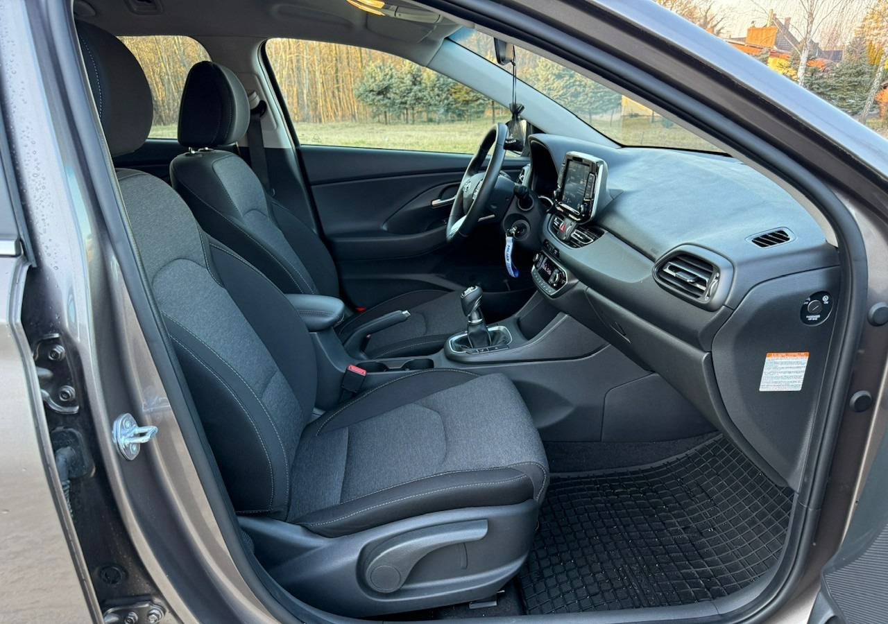 Hyundai i30 II Hyundai i30 1.5T-GDI160KM SMART PLUS +LED Salon PL-Gwarancja 2028 - Veturë: foto 4 Hyundai i30 II Hyundai i30 1.5T-GDI160KM SMART PLUS +LED Salon PL-Gwarancja 2028 - Veturë: foto 4