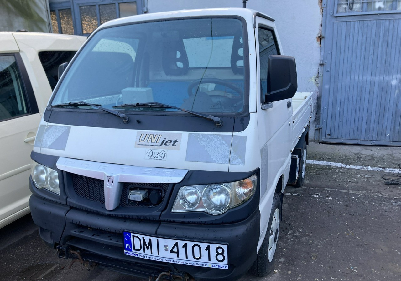 Inna Inny PFAU Piaggio Porter 4X4 Skrzynia odśnieżarka Pług 5655km 2012 - Kamioncine me karroceri: foto 1 Inna Inny PFAU Piaggio Porter 4X4 Skrzynia odśnieżarka Pług 5655km 2012 - Kamioncine me karroceri: foto 1