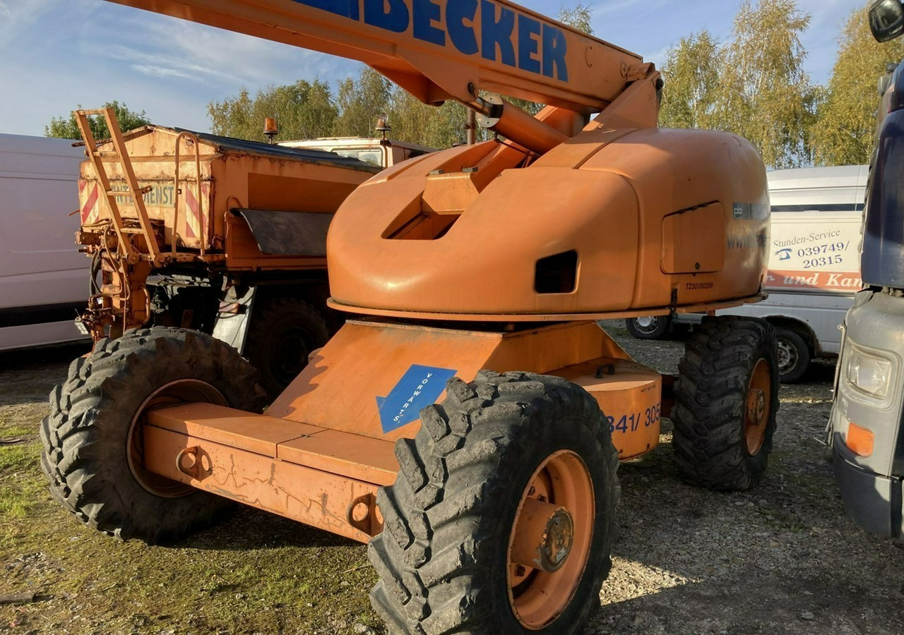 Inna Inny Podnośnik koszowy Haulotte H23 zwyżka 4x4 12082 mg 23 metrów - Krah teleskopik: foto 3 Inna Inny Podnośnik koszowy Haulotte H23 zwyżka 4x4 12082 mg 23 metrów - Krah teleskopik: foto 3