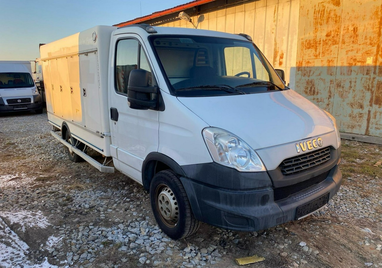 Iveco Inny Iveco Iveco Daily 35-13 chłodnia 10 komorowa Mrożnia do -40C Model 2014 - Furgon frigorifer: foto 3 Iveco Inny Iveco Iveco Daily 35-13 chłodnia 10 komorowa Mrożnia do -40C Model 2014 - Furgon frigorifer: foto 3