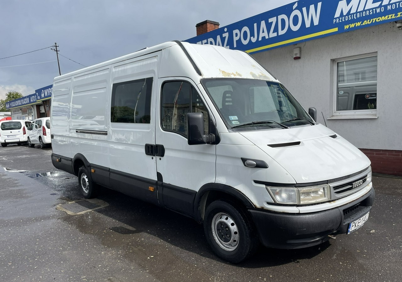 Iveco Iveco Daily 35S14 Maxi Brygadówka dokka doka 7-osobowy - Kamioncine dopio kabinë: foto 2 Iveco Iveco Daily 35S14 Maxi Brygadówka dokka doka 7-osobowy - Kamioncine dopio kabinë: foto 2