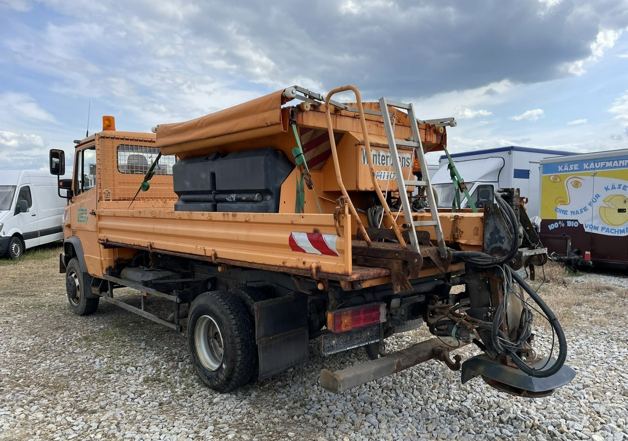 Mercedes-Benz Inny Mercedes-Benz Mercedes Vario 815 Wywrotka 4X4 2004 - Makinë për heqjen e borës: foto 5 Mercedes-Benz Inny Mercedes-Benz Mercedes Vario 815 Wywrotka 4X4 2004 - Makinë për heqjen e borës: foto 5