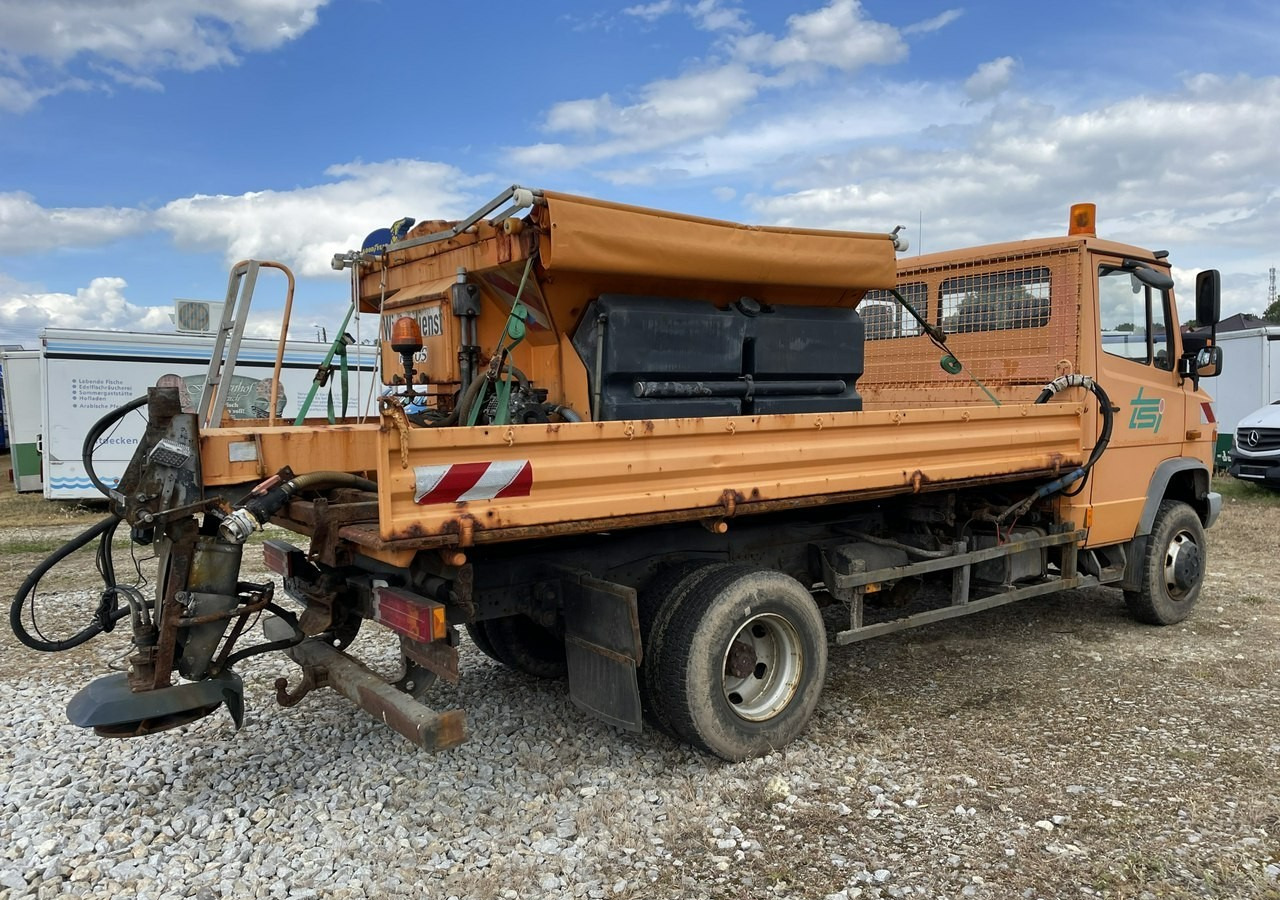 Mercedes-Benz Inny Mercedes-Benz Mercedes Vario 815 Wywrotka 4X4 2004 - Makinë për heqjen e borës: foto 3 Mercedes-Benz Inny Mercedes-Benz Mercedes Vario 815 Wywrotka 4X4 2004 - Makinë për heqjen e borës: foto 3
