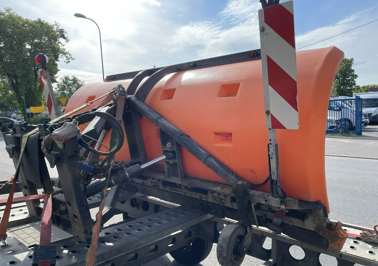 Mercedes-Benz Inny Mercedes-Benz Mercedes Vario 815 Wywrotka 4X4 posypywarka pług 2004 - Makinë për heqjen e borës: foto 4 Mercedes-Benz Inny Mercedes-Benz Mercedes Vario 815 Wywrotka 4X4 posypywarka pług 2004 - Makinë për heqjen e borës: foto 4