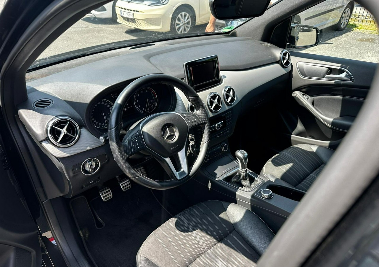 Mercedes-Benz Klasa B W246 Mercedes B-Klasa 1.6-122KM Bogate wyposażenie 127tkm 2013r - Veturë: foto 5 Mercedes-Benz Klasa B W246 Mercedes B-Klasa 1.6-122KM Bogate wyposażenie 127tkm 2013r - Veturë: foto 5