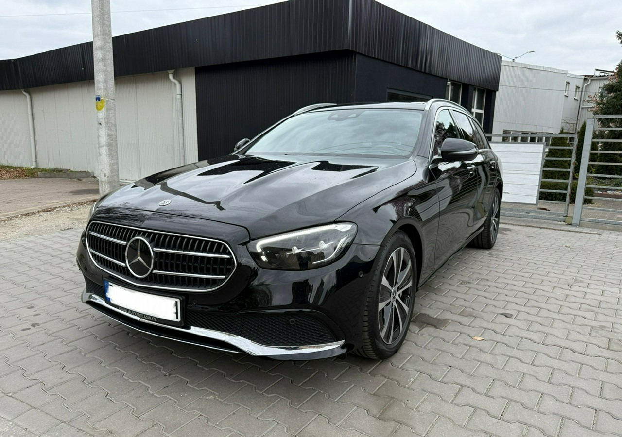 Mercedes-Benz Klasa E E300de EQ-Power Hybrid 50km na prądzie 2.0d 306KM Avantgarde Panoram - Veturë: foto 1 Mercedes-Benz Klasa E E300de EQ-Power Hybrid 50km na prądzie 2.0d 306KM Avantgarde Panoram - Veturë: foto 1