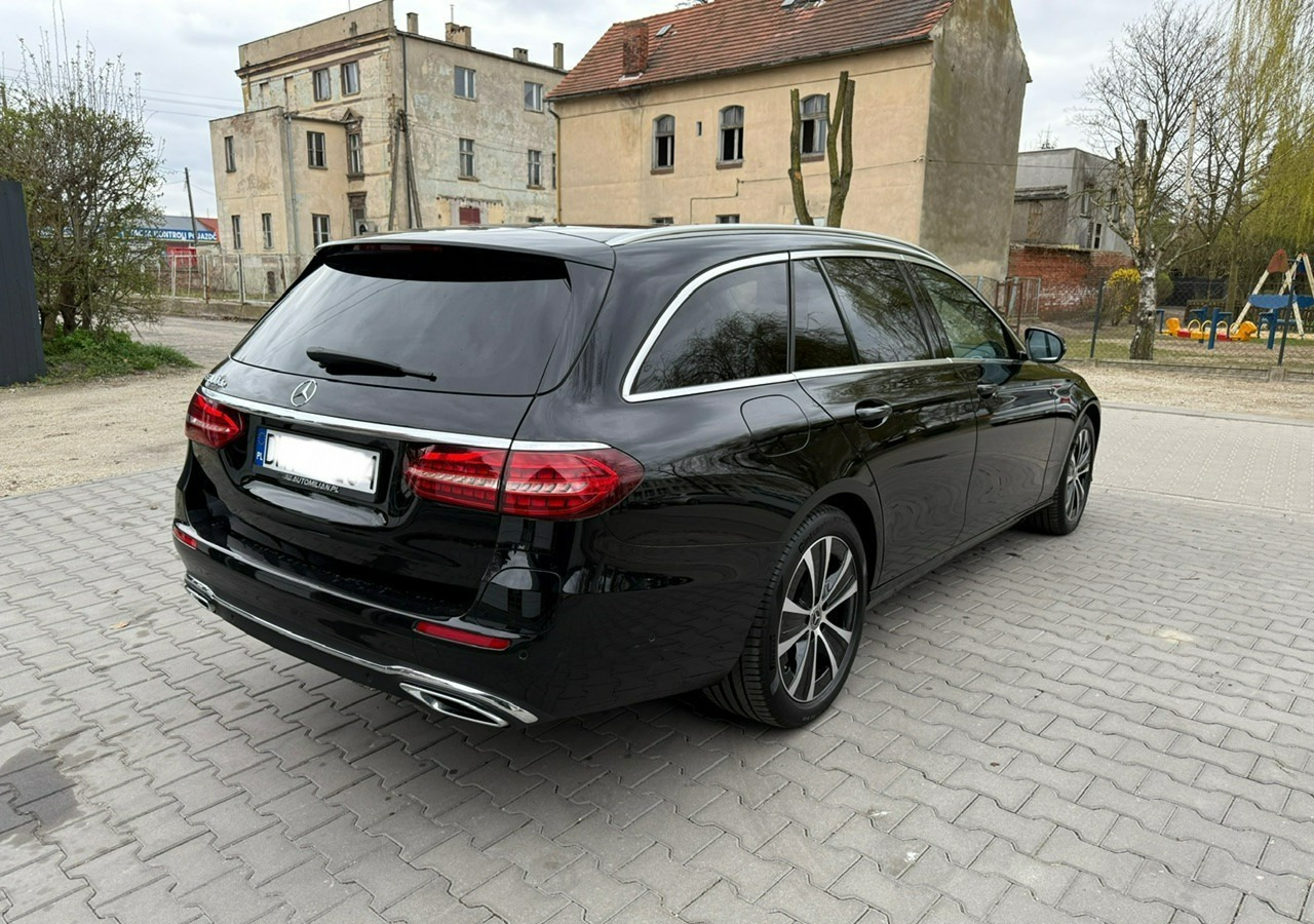 Mercedes-Benz Klasa E E300de EQ-Power Hybrid 50km na prądzie 2.0d 306KM Avantgarde Panoram - Veturë: foto 4 Mercedes-Benz Klasa E E300de EQ-Power Hybrid 50km na prądzie 2.0d 306KM Avantgarde Panoram - Veturë: foto 4