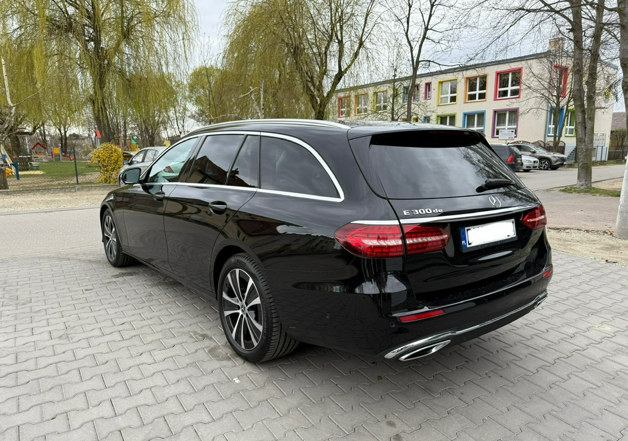 Mercedes-Benz Klasa E E300de EQ-Power Hybrid 50km na prądzie 2.0d 306KM Avantgarde Panoram - Veturë: foto 3 Mercedes-Benz Klasa E E300de EQ-Power Hybrid 50km na prądzie 2.0d 306KM Avantgarde Panoram - Veturë: foto 3
