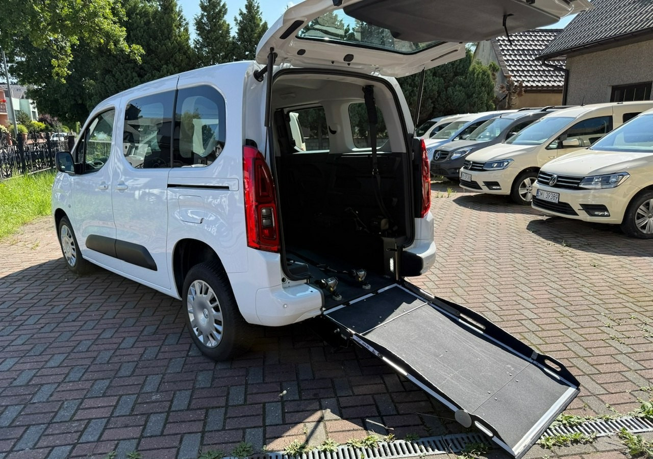 Opel Combo IV Opel Combo Life Niepełnosprawnych inwalida Rampa 32105 km Model 2022 - Veturë: foto 3 Opel Combo IV Opel Combo Life Niepełnosprawnych inwalida Rampa 32105 km Model 2022 - Veturë: foto 3