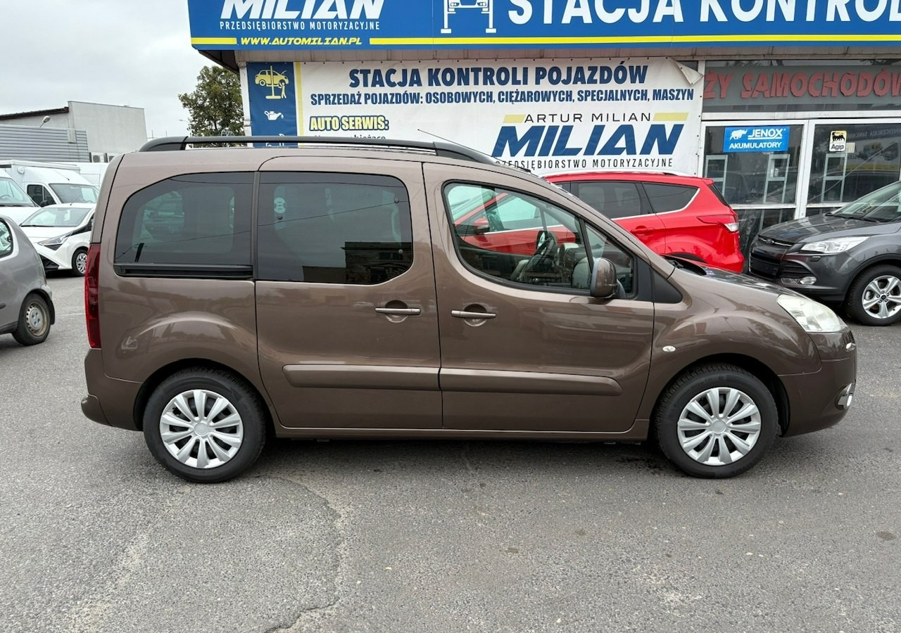 Peugeot Partner II Peugeot Partner Tepee 100 Family Model 2013 - Makinë me portobagazh: foto 2 Peugeot Partner II Peugeot Partner Tepee 100 Family Model 2013 - Makinë me portobagazh: foto 2