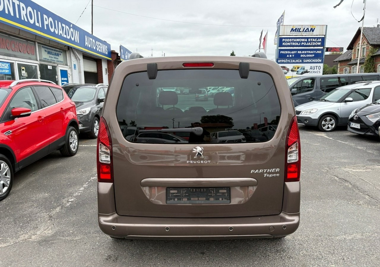 Peugeot Partner II Peugeot Partner Tepee 100 Family Model 2013 - Makinë me portobagazh: foto 4 Peugeot Partner II Peugeot Partner Tepee 100 Family Model 2013 - Makinë me portobagazh: foto 4