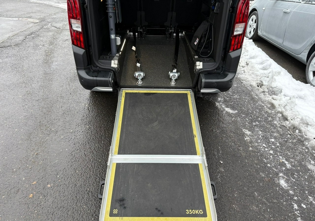 Peugeot Rifter Rifter Long 1,5HDI Automat dla Niepełnosprawnych Inwalida Rampa PFRO - Makinë me portobagazh: foto 4 Peugeot Rifter Rifter Long 1,5HDI Automat dla Niepełnosprawnych Inwalida Rampa PFRO - Makinë me portobagazh: foto 4