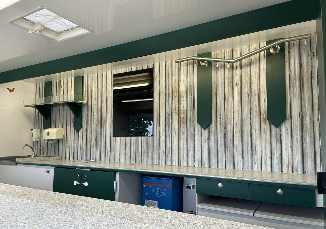 Renault Master Autosklep Gastronomiczny Food Truck Foodtruck sklep W-zasil 2015 - Kamion shpërndarës: foto 4 Renault Master Autosklep Gastronomiczny Food Truck Foodtruck sklep W-zasil 2015 - Kamion shpërndarës: foto 4