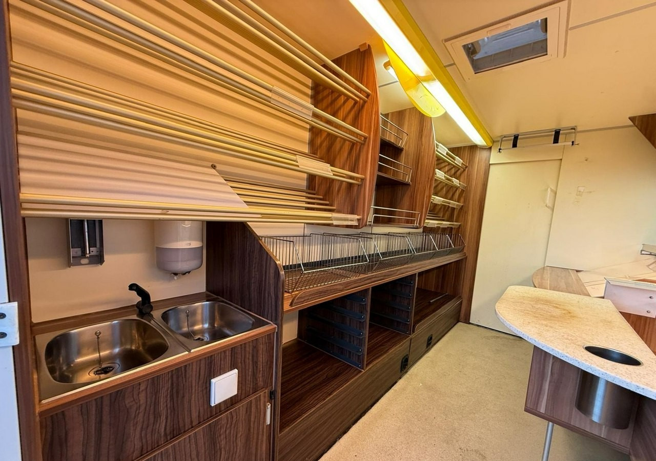 Renault Master Autosklep pieczyw Sklep Gastronomiczny Food Truck Foodtruck BORCO 20 - Kamion shpërndarës: foto 5 Renault Master Autosklep pieczyw Sklep Gastronomiczny Food Truck Foodtruck BORCO 20 - Kamion shpërndarës: foto 5