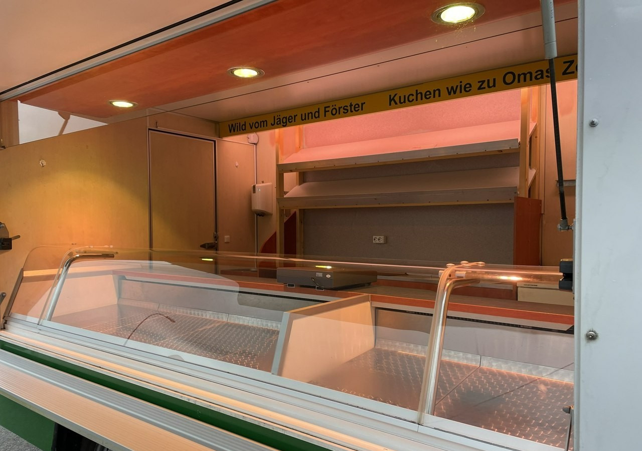 Renault Master Autosklep wędlin Gastronomiczny Food Truck Foodtruck Sklep Borco 200 - Kamion shpërndarës: foto 4 Renault Master Autosklep wędlin Gastronomiczny Food Truck Foodtruck Sklep Borco 200 - Kamion shpërndarës: foto 4