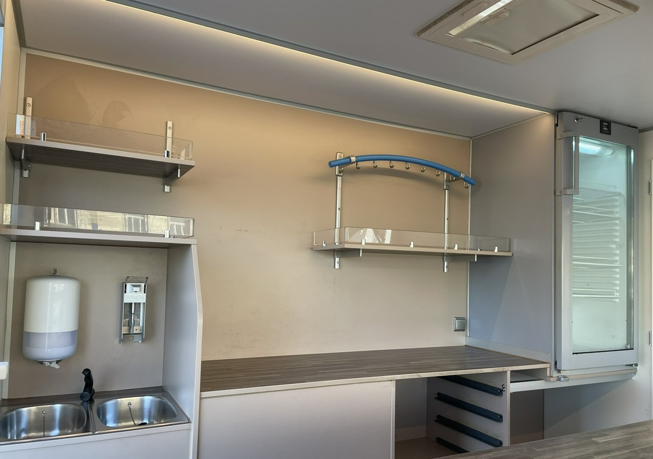 Renault Master Autosklep wędlin Gastronomiczny Food Truck Foodtruck Sklep Borco 201 - Kamion shpërndarës: foto 5 Renault Master Autosklep wędlin Gastronomiczny Food Truck Foodtruck Sklep Borco 201 - Kamion shpërndarës: foto 5