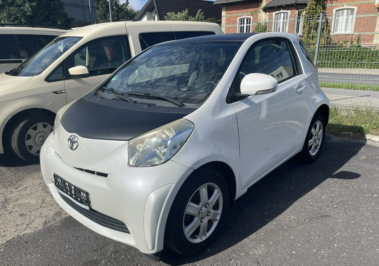 Toyota IQ Toyota iQ Klima - Hatchback: foto 1 Toyota IQ Toyota iQ Klima - Hatchback: foto 1