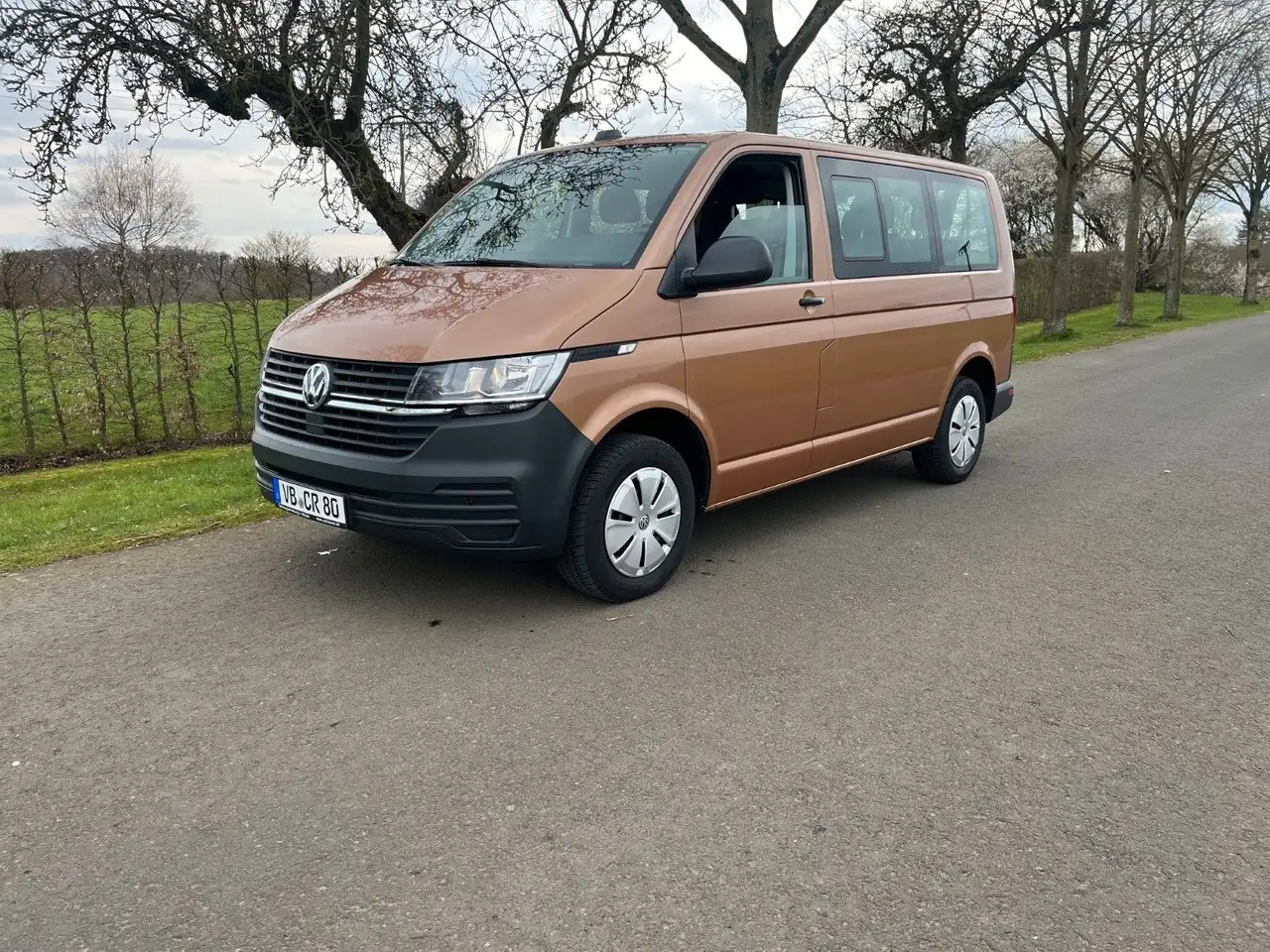 Volkswagen T6.1 Transporter T6.1 Transporter Kombi Kombi FWD - Minibus, Furgon pasagjerësh: foto 1 Volkswagen T6.1 Transporter T6.1 Transporter Kombi Kombi FWD - Minibus, Furgon pasagjerësh: foto 1
