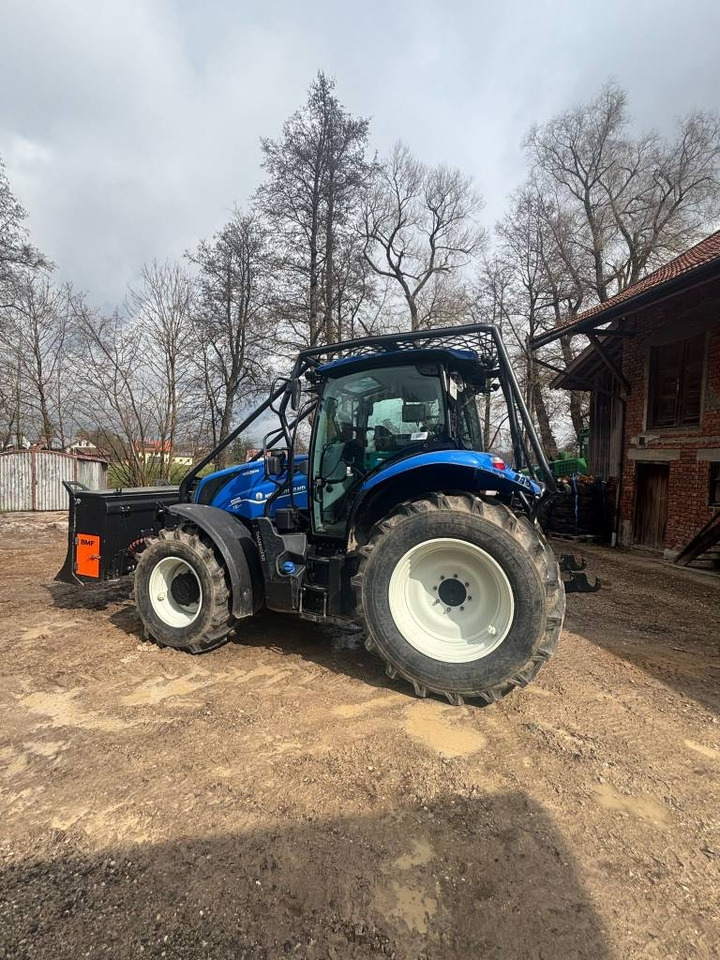 New Holland T5.110 AutoCommand - Traktor pylltarie: foto 1 New Holland T5.110 AutoCommand - Traktor pylltarie: foto 1