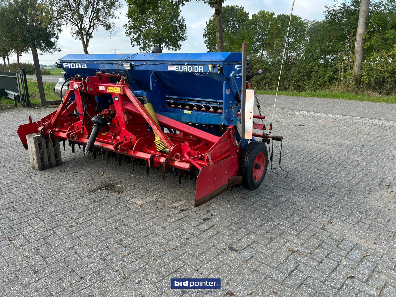 Tulip rotorkopeg + Fiona zaaimachine Apollo DR - Mbjellëse e kombinuar në radhë: foto 5 Tulip rotorkopeg + Fiona zaaimachine Apollo DR - Mbjellëse e kombinuar në radhë: foto 5