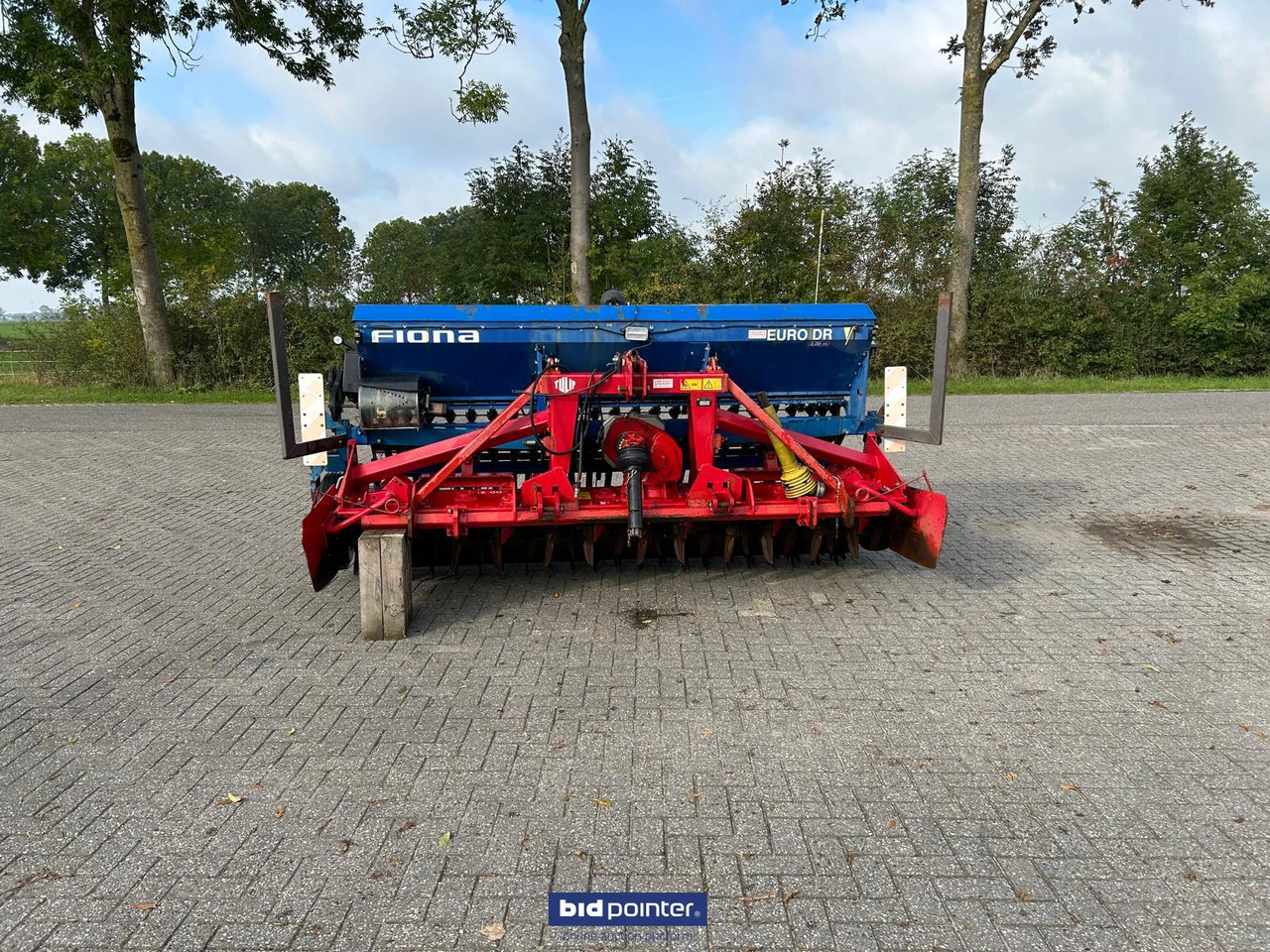 Tulip rotorkopeg + Fiona zaaimachine Apollo DR - Mbjellëse e kombinuar në radhë: foto 2 Tulip rotorkopeg + Fiona zaaimachine Apollo DR - Mbjellëse e kombinuar në radhë: foto 2