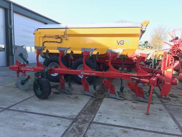 Vogel & Noot 6 schaar wentelploeg - Plug: foto 1 Vogel & Noot 6 schaar wentelploeg - Plug: foto 1