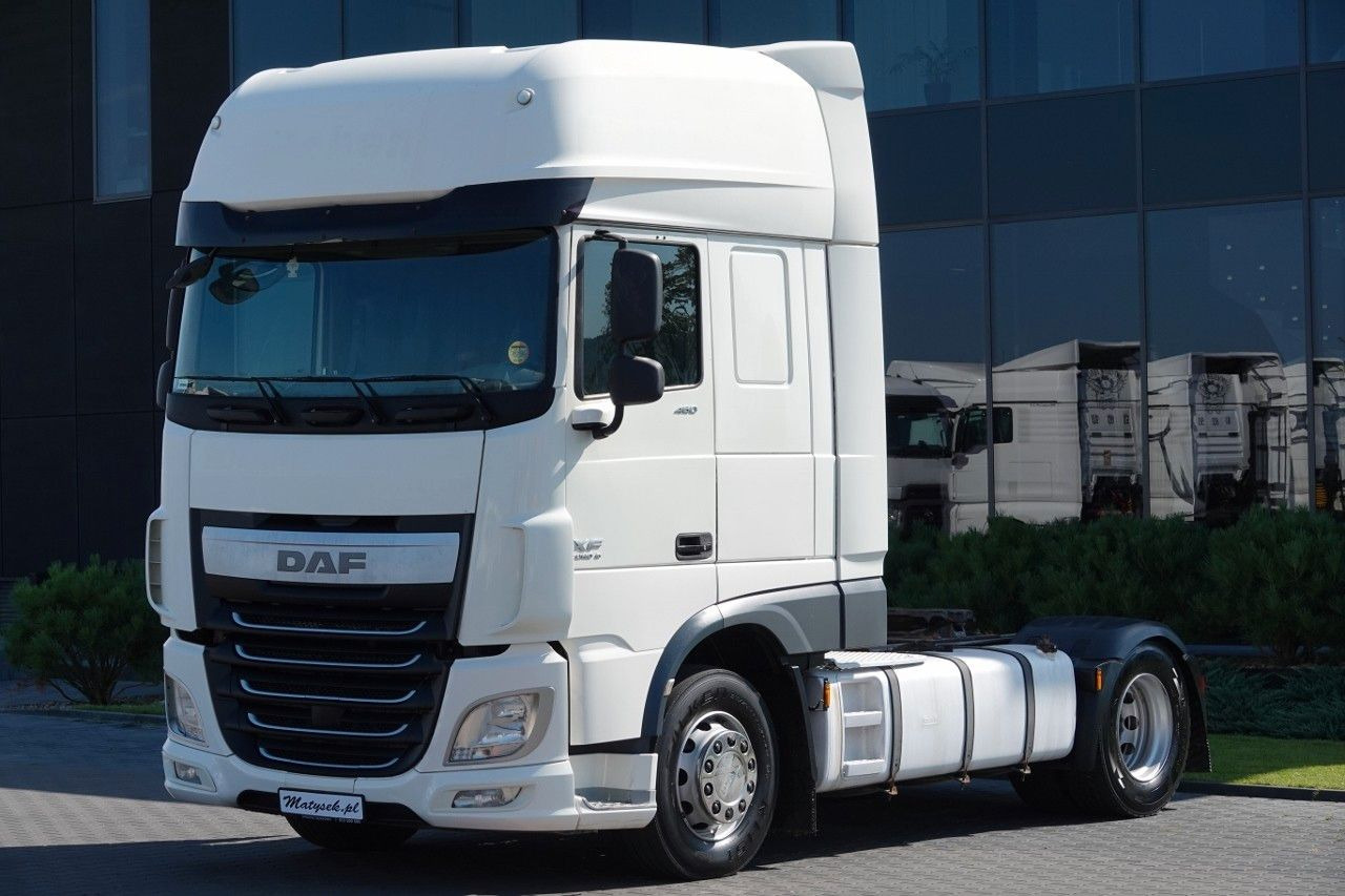 DAF XF 460 / MANUAL / STANDARD / SUPER SPACE CAB - Gjysmë-kamion: foto 2 DAF XF 460 / MANUAL / STANDARD / SUPER SPACE CAB - Gjysmë-kamion: foto 2