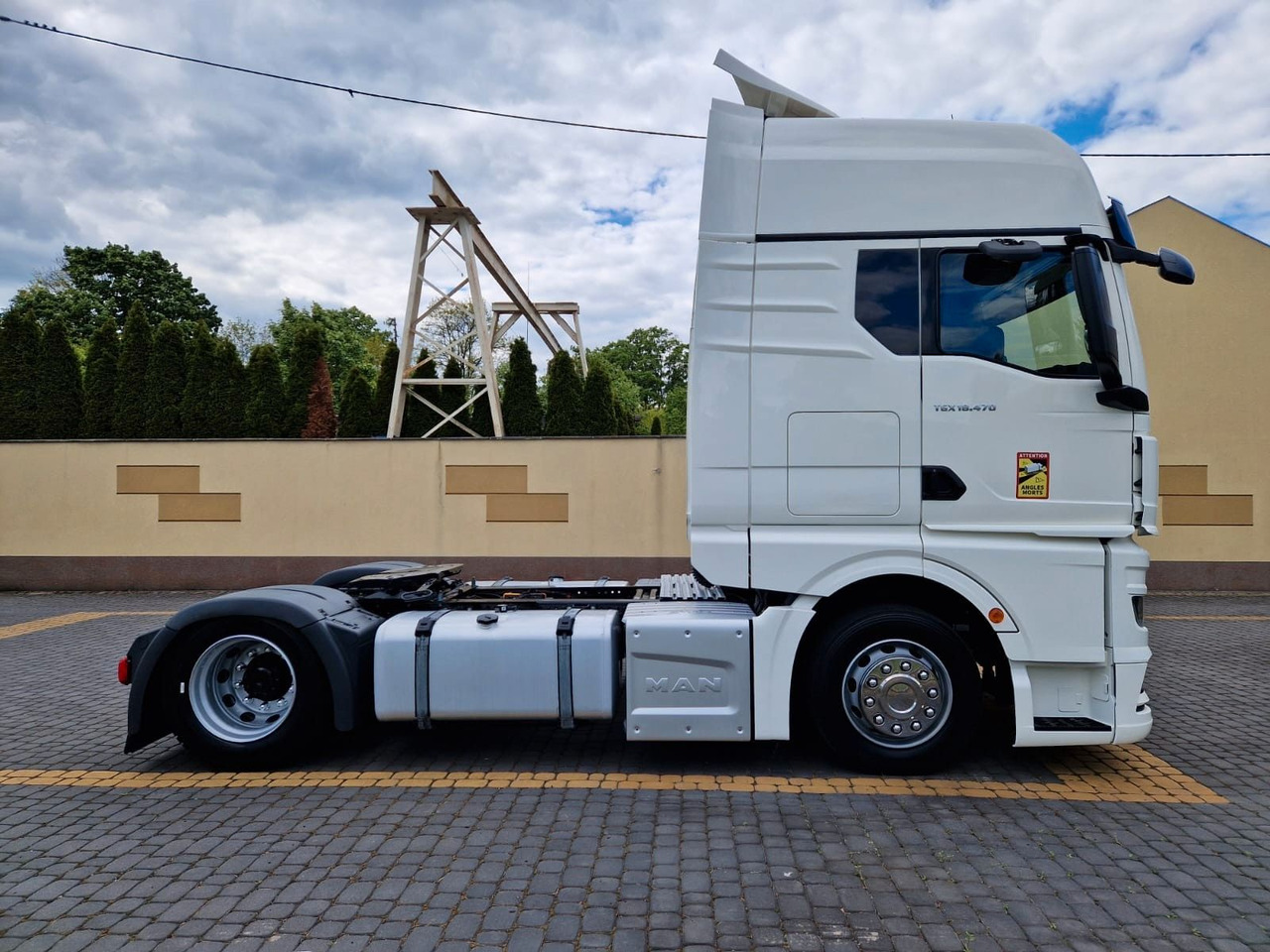 MAN TGX 18.470 / MEGA / XXL / LOWDECK / EURO 6 / - Gjysmë-kamion: foto 3 MAN TGX 18.470 / MEGA / XXL / LOWDECK / EURO 6 / - Gjysmë-kamion: foto 3