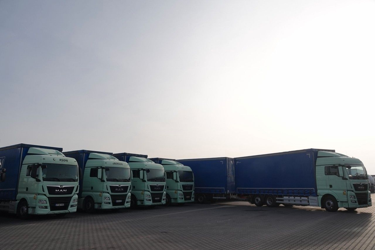 Kamion me tendë i ri MAN TGX 26.460 / ZESTAW TANDEM PRZEJAZDOWY / 120 M3: foto 11