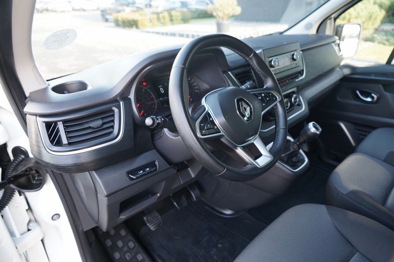 Furgon pasagjerësh Renault TRAFIC III / BUS / 9 MIEJSC / 90 TYS KM / PIERWS: foto 23