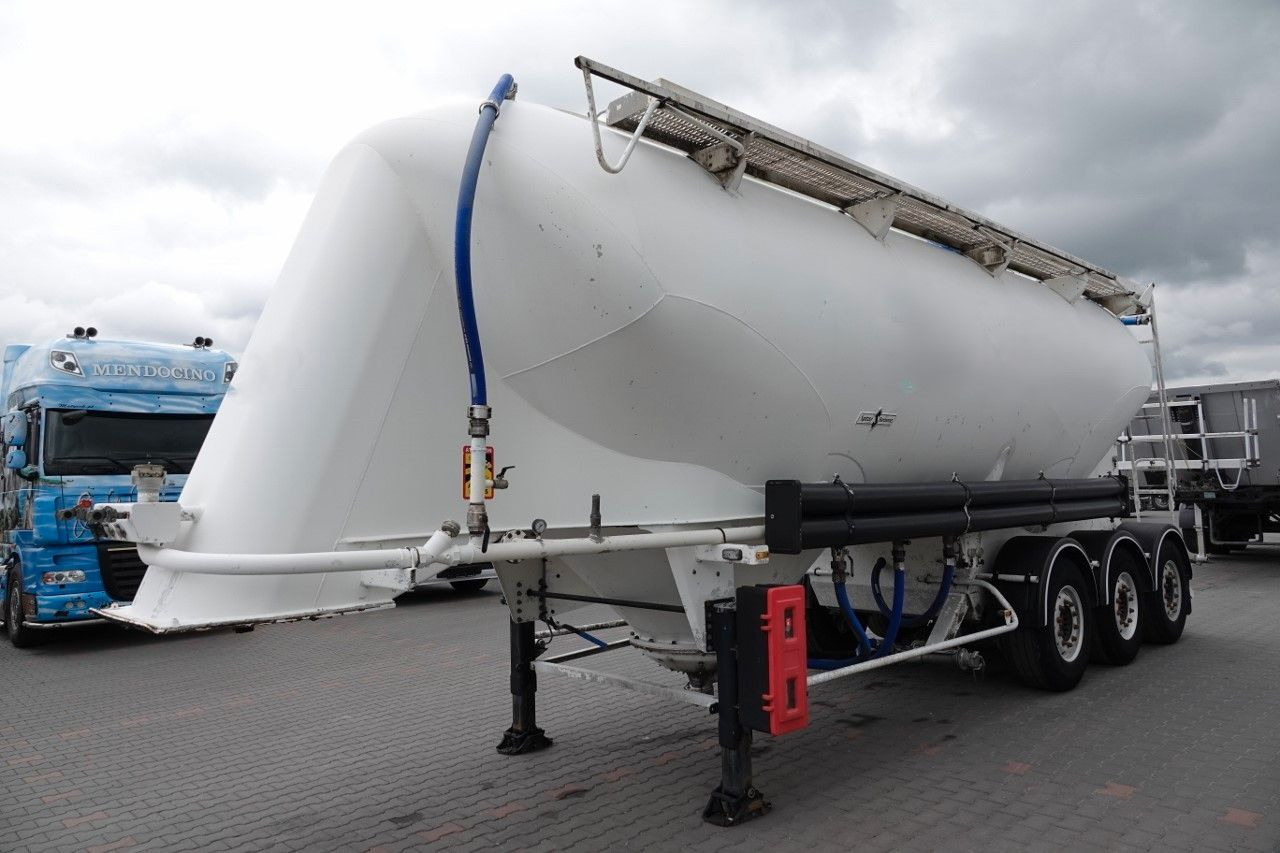Spitzer CEMENTONACZEPA / 37 000 L / SILOS / 3 KOMORY - Gjysmë rimorkio silo: foto 3 Spitzer CEMENTONACZEPA / 37 000 L / SILOS / 3 KOMORY - Gjysmë rimorkio silo: foto 3