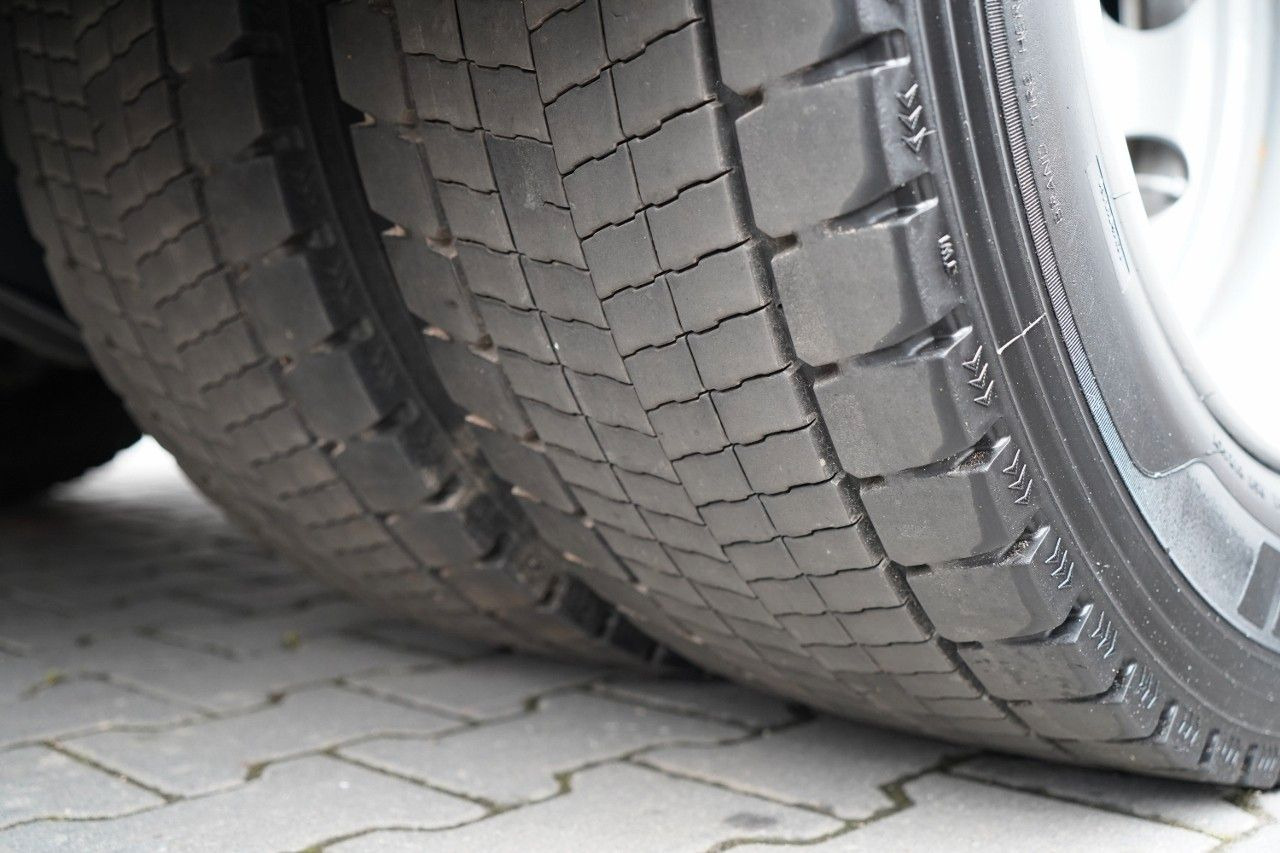 Kamion me tendë Volvo FH 460 / I-SAVE / ZESTAW TANDEM 120 M3 / PRZEJAZ: foto 11 Kamion me tendë Volvo FH 460 / I-SAVE / ZESTAW TANDEM 120 M3 / PRZEJAZ: foto 11