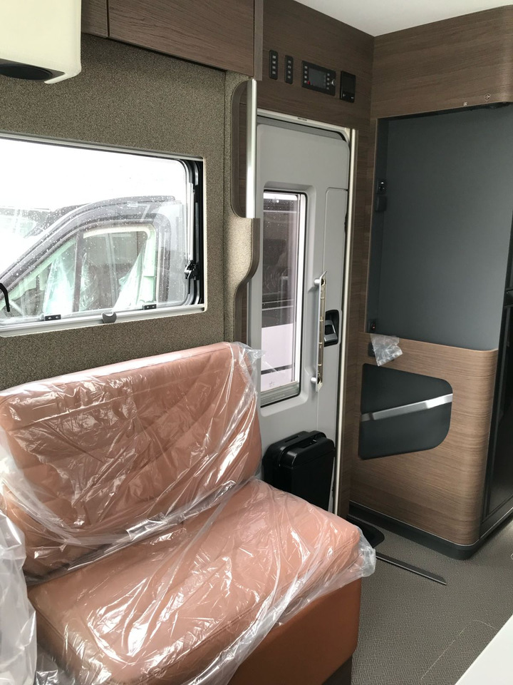 ADRIA Super Sonic 890 LC - Kamper i integruar: foto 4 ADRIA Super Sonic 890 LC - Kamper i integruar: foto 4