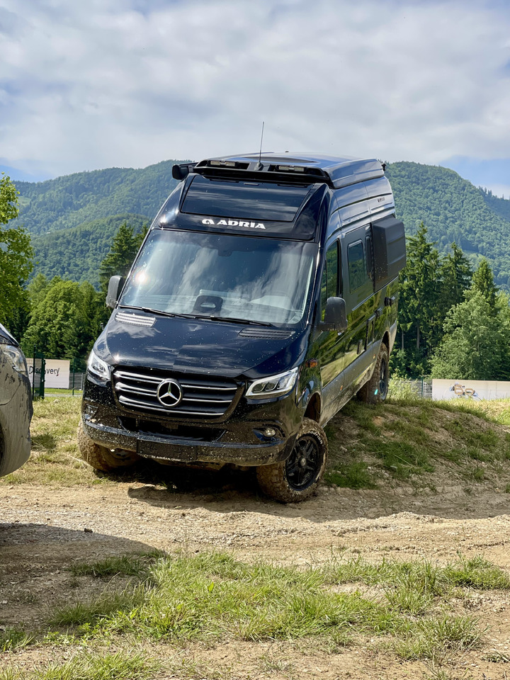 ADRIA Super Twin 600 SP - Furgon kampingu: foto 3 ADRIA Super Twin 600 SP - Furgon kampingu: foto 3