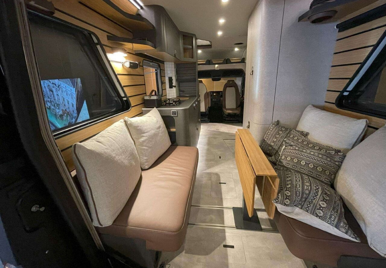 Kamper gjysmë i integruar i ri Hymer Venture S: foto 6
