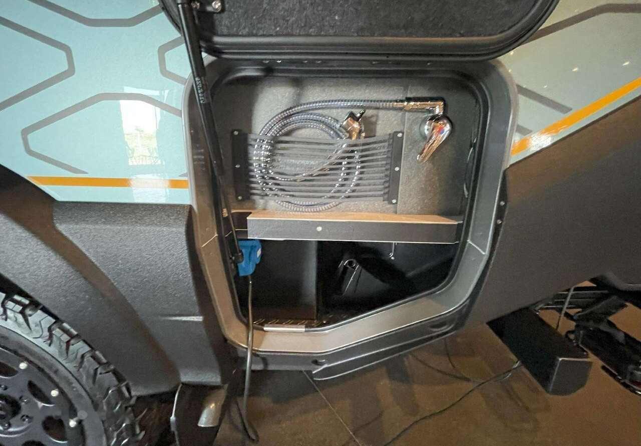 Kamper gjysmë i integruar i ri Hymer Venture S: foto 7
