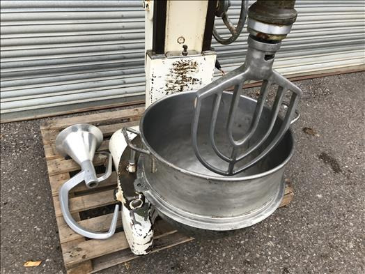 Hobart ME800 80L planetary mixer - Makineri ushqimore: foto 4 Hobart ME800 80L planetary mixer - Makineri ushqimore: foto 4