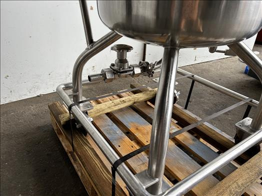 Quinn Holding tank - Makineri ushqimore: foto 5 Quinn Holding tank - Makineri ushqimore: foto 5