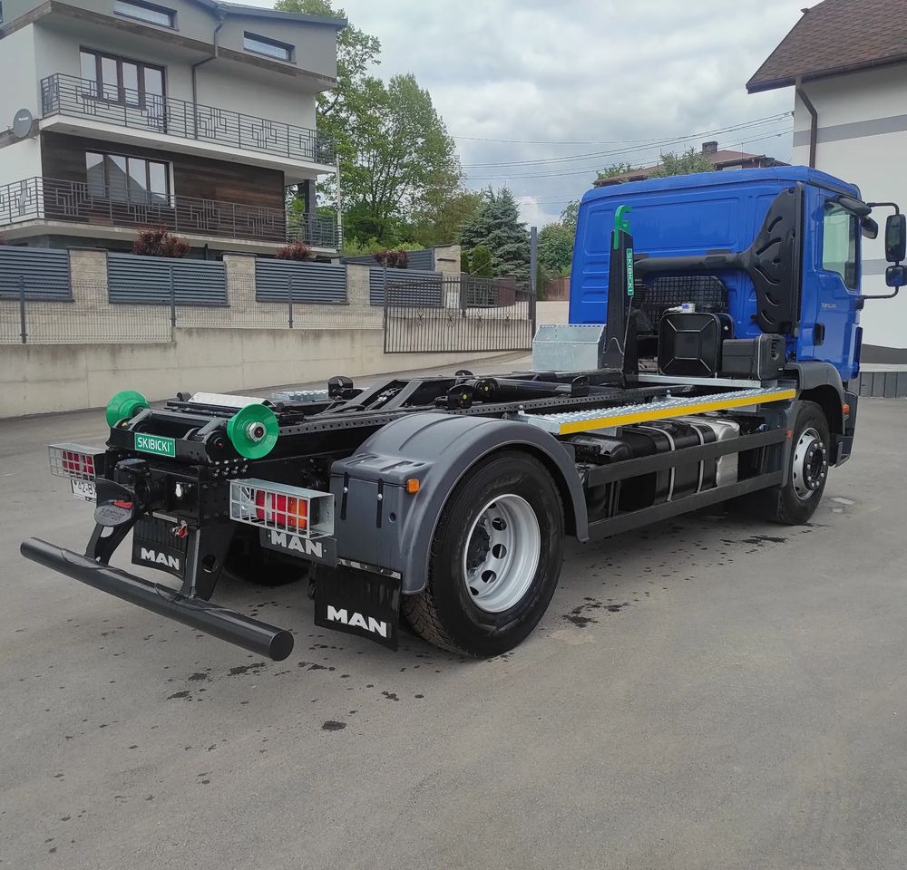 MAN TGM 18.340 urządzenie hakowe AXOR - Kamion vetëngarkues: foto 5 MAN TGM 18.340 urządzenie hakowe AXOR - Kamion vetëngarkues: foto 5