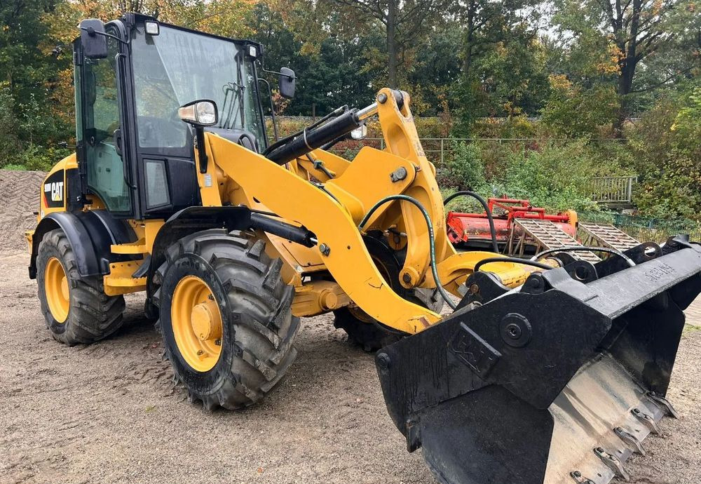 Caterpillar CAT 908M / SPROWADZONA / ŁYŻKA SZCZĘKA + WIDŁY / / 2017R / W ORGINALE / Z NIEMIEC / 1 WŁAŚCICIEL/ - Fadrom me goma: foto 2 Caterpillar CAT 908M / SPROWADZONA / ŁYŻKA SZCZĘKA + WIDŁY / / 2017R / W ORGINALE / Z NIEMIEC / 1 WŁAŚCICIEL/ - Fadrom me goma: foto 2