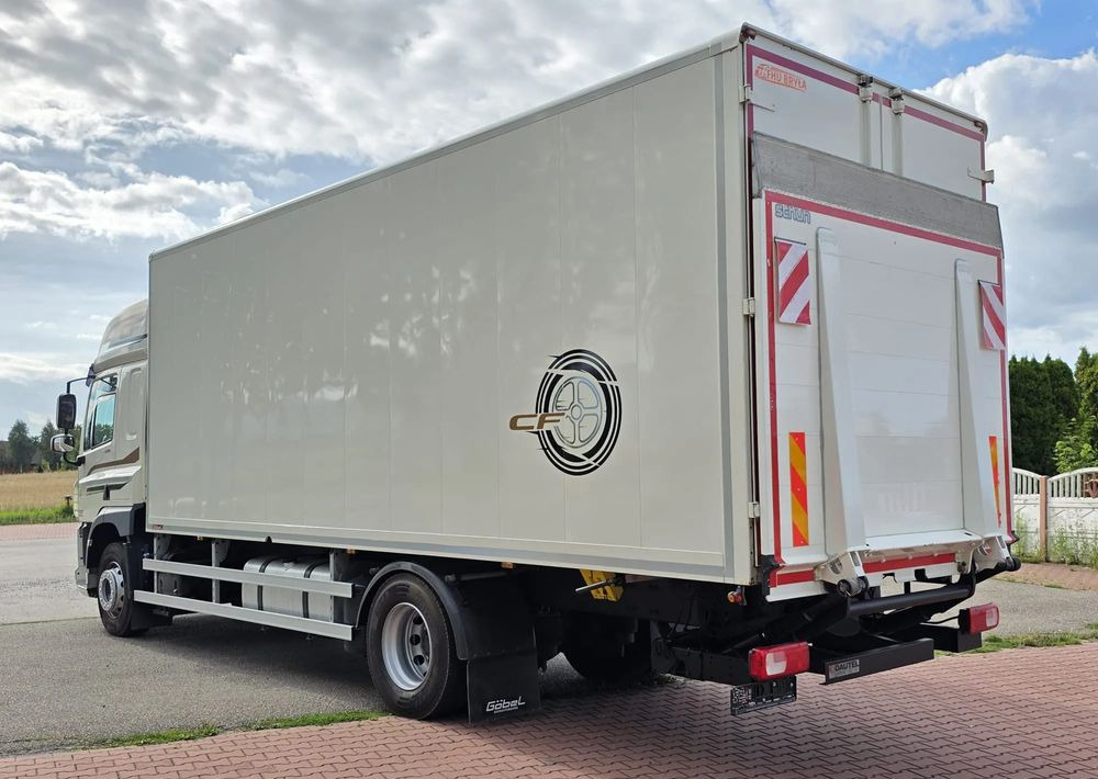 DAF CF 330 / 10.2017 / KONTENER MEBLOWY / IZOTERMA / WINDA / 18 PALET / E6 / NISKI PRZEBIEG / Z NIEMIEC / JAK NOWY / DUŻY SILNIK 10 837cm3// - Kamion vagonetë: foto 5 DAF CF 330 / 10.2017 / KONTENER MEBLOWY / IZOTERMA / WINDA / 18 PALET / E6 / NISKI PRZEBIEG / Z NIEMIEC / JAK NOWY / DUŻY SILNIK 10 837cm3// - Kamion vagonetë: foto 5