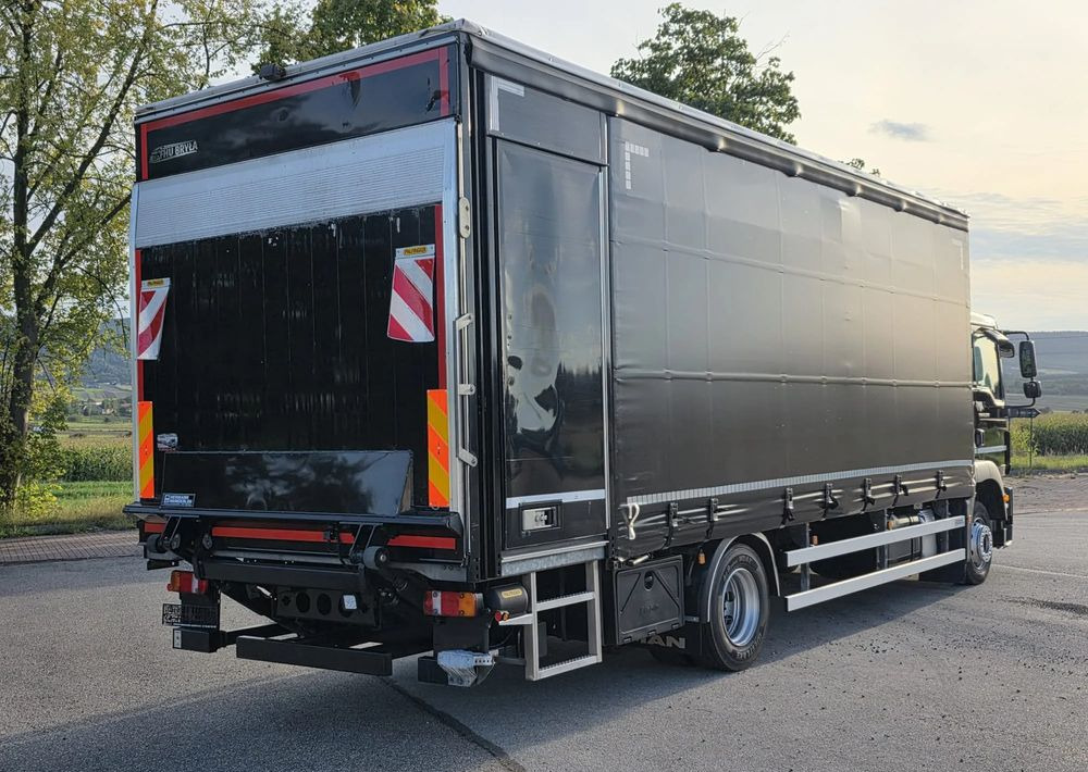 MAN TGM 12.290 / 15.290 / E6/ FIRANKA /BOCZNE DRZWI / BURTO-FIRANKA / 18PALET / WINDA / NISKI PRZEBIEG / 2018/ CAŁY NA PODUSZKACH / SERWISOWANY - Kamion me tendë: foto 5 MAN TGM 12.290 / 15.290 / E6/ FIRANKA /BOCZNE DRZWI / BURTO-FIRANKA / 18PALET / WINDA / NISKI PRZEBIEG / 2018/ CAŁY NA PODUSZKACH / SERWISOWANY - Kamion me tendë: foto 5