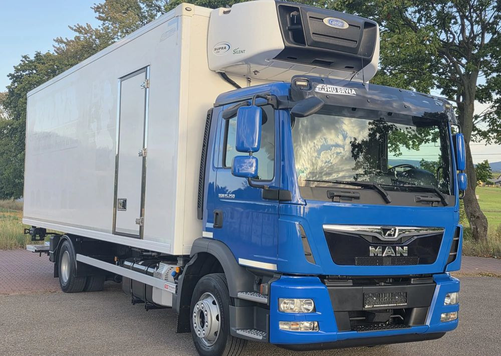 MAN TGM 15.250 / CHŁODNIA / WINDA / 2018 ROK / 230 TYŚ KM / BOCZNE DRZWI / AUTOMAT / SPROWADZONY / E6 / 18 EUROPALET/ - Kamion frigorifer: foto 2 MAN TGM 15.250 / CHŁODNIA / WINDA / 2018 ROK / 230 TYŚ KM / BOCZNE DRZWI / AUTOMAT / SPROWADZONY / E6 / 18 EUROPALET/ - Kamion frigorifer: foto 2