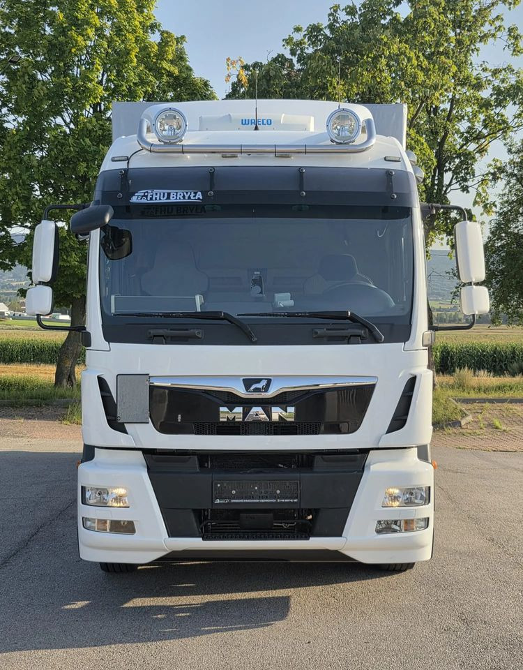 MAN TGM 15.290 / BURTO-FIRANKA / CAŁY NA PODUSZKACH /KLIMA POSTOJOWA / 2018R / NISKI PRZEBIEG / 18 PALET / E6 / JAK NOWY / WINDA / - Kamion me tendë: foto 3 MAN TGM 15.290 / BURTO-FIRANKA / CAŁY NA PODUSZKACH /KLIMA POSTOJOWA / 2018R / NISKI PRZEBIEG / 18 PALET / E6 / JAK NOWY / WINDA / - Kamion me tendë: foto 3