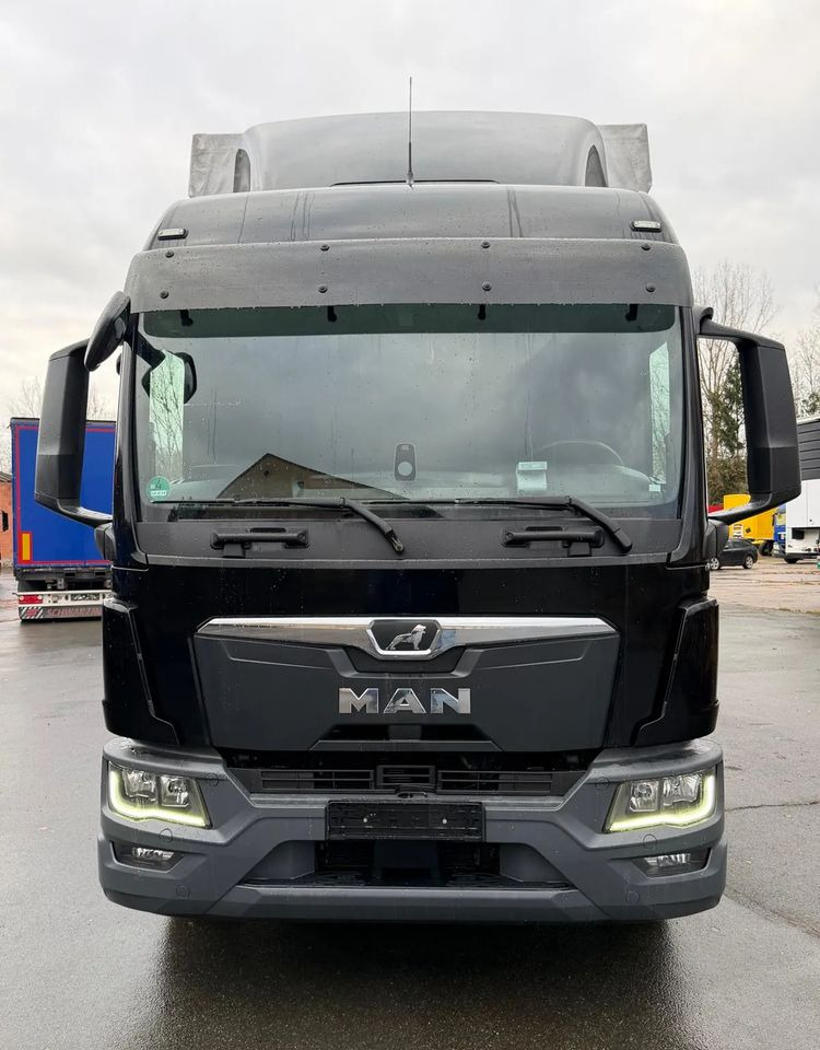 MAN TGM 15.290 / NOWY MODEL / E6 / 18PALET / 7720 ŁADOWNOŚĆ / SERWISOWANY / NOWY TACHOGRAF / NISKI PRZEBIEG / WINDA / FIRANKA / SPROWADZONY / 2022 / NISKI PRZEBIEG /PIERWSZY WŁAŚCICIEL/ - Kamion me tendë: foto 3 MAN TGM 15.290 / NOWY MODEL / E6 / 18PALET / 7720 ŁADOWNOŚĆ / SERWISOWANY / NOWY TACHOGRAF / NISKI PRZEBIEG / WINDA / FIRANKA / SPROWADZONY / 2022 / NISKI PRZEBIEG /PIERWSZY WŁAŚCICIEL/ - Kamion me tendë: foto 3