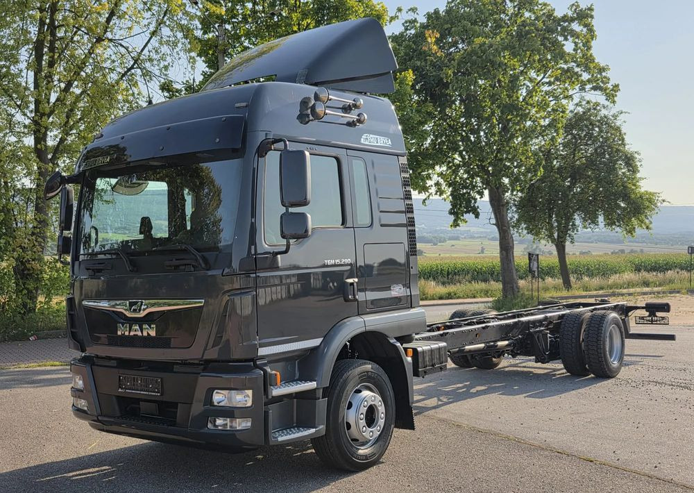 MAN TGM 15.290 / RAMA DO ZABUDOWY / AUTOMAT / SPROWADZONY / E6 / LIFT / ROZSTAW OSI 5.5M / LAWETA / POMOC DROGOWA / STAN BARDZO DOBRY/ - Kamion kabinë-shasi: foto 5 MAN TGM 15.290 / RAMA DO ZABUDOWY / AUTOMAT / SPROWADZONY / E6 / LIFT / ROZSTAW OSI 5.5M / LAWETA / POMOC DROGOWA / STAN BARDZO DOBRY/ - Kamion kabinë-shasi: foto 5