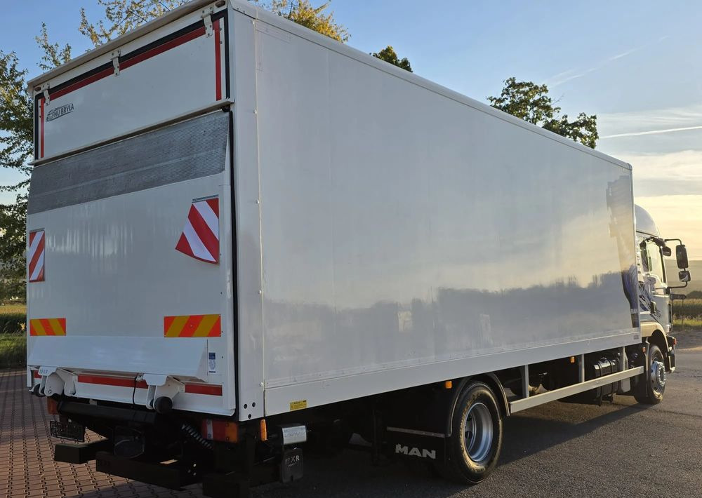 MAN TGM 15.290 / TGL / KONTENER / IZOTERMA / WINDA / KLIMA POSTOJOWA / 2019R / EURO 6 / PEŁEN SERWIS / 8200KG ŁADOWNOŚĆ / SPROWADZONY / ZADBANY / JAK NOWY / KSIĄŻKA SERWISOWA / E6 / 18 PALET - Kamion vagonetë: foto 5 MAN TGM 15.290 / TGL / KONTENER / IZOTERMA / WINDA / KLIMA POSTOJOWA / 2019R / EURO 6 / PEŁEN SERWIS / 8200KG ŁADOWNOŚĆ / SPROWADZONY / ZADBANY / JAK NOWY / KSIĄŻKA SERWISOWA / E6 / 18 PALET - Kamion vagonetë: foto 5