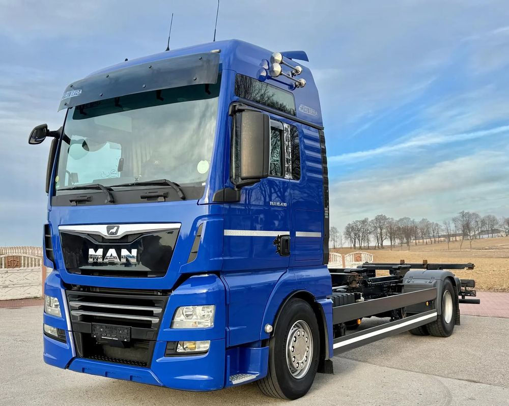 MAN TGX 18.430/SPROWADZONY/DO ŻYWCA/DO BYDŁA/2020/KLIMA POSTOJOWA/SERWISOWANY/JAK NOWY/NISKI PRZEBIEG/RAMA/BDF/E6 - Kamion kabinë-shasi: foto 2 MAN TGX 18.430/SPROWADZONY/DO ŻYWCA/DO BYDŁA/2020/KLIMA POSTOJOWA/SERWISOWANY/JAK NOWY/NISKI PRZEBIEG/RAMA/BDF/E6 - Kamion kabinë-shasi: foto 2
