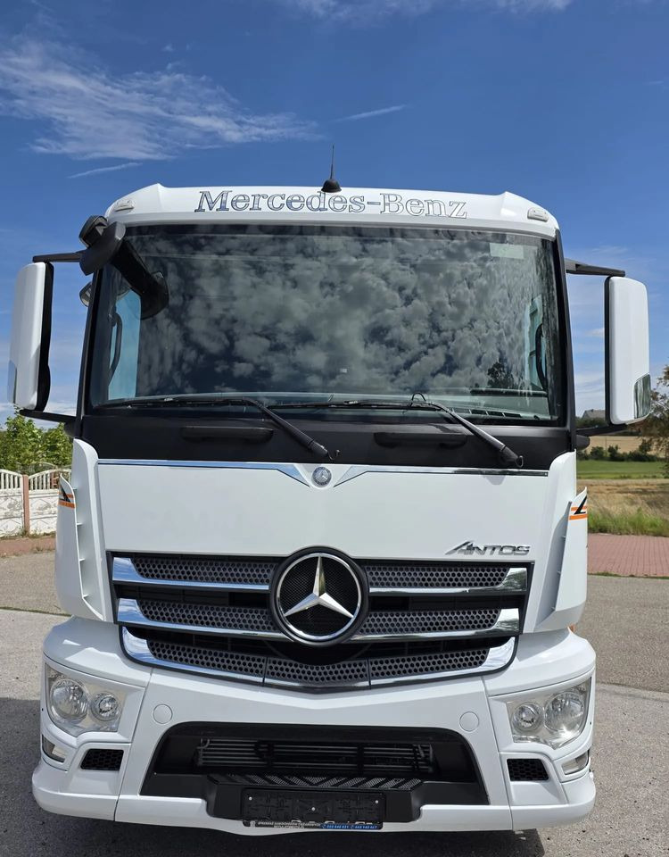 Mercedes-Benz ANTOS 1827 / ATEGO / ACTROS / E6 / ROZSTAW OSI 3.75M / WYWROT / BECZKA / UTRZYMANIE DRÓG / HAKOWIEC / SPROWADZONY / PIERWSZY WŁAŚCICIEL / STAN BDB - Kamion kabinë-shasi: foto 3 Mercedes-Benz ANTOS 1827 / ATEGO / ACTROS / E6 / ROZSTAW OSI 3.75M / WYWROT / BECZKA / UTRZYMANIE DRÓG / HAKOWIEC / SPROWADZONY / PIERWSZY WŁAŚCICIEL / STAN BDB - Kamion kabinë-shasi: foto 3