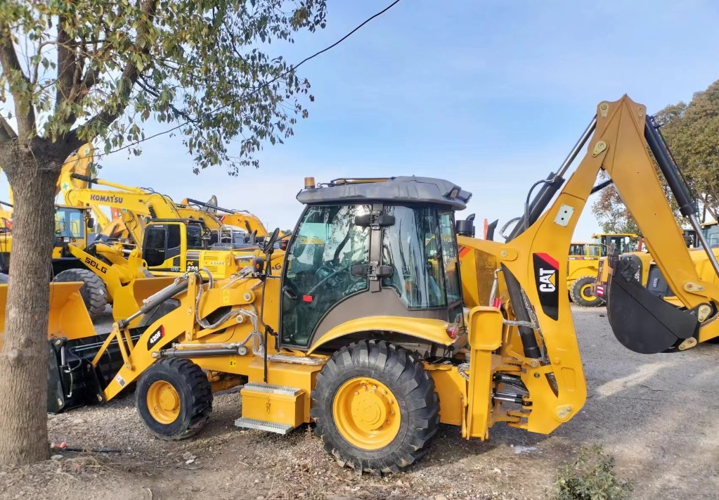 CAT 420 F Caterpillar 420F backhoe loader - Fadromë me shkarkim nga prapa: foto 1 CAT 420 F Caterpillar 420F backhoe loader - Fadromë me shkarkim nga prapa: foto 1